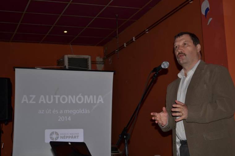 Román és magyar autonómiamozgalmi összefogást szorgalmaztak