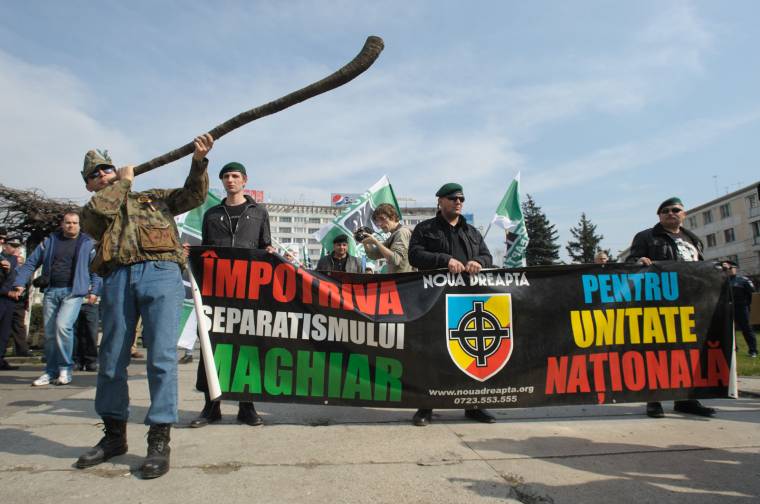 Szervezkedik a Vatra Românească
