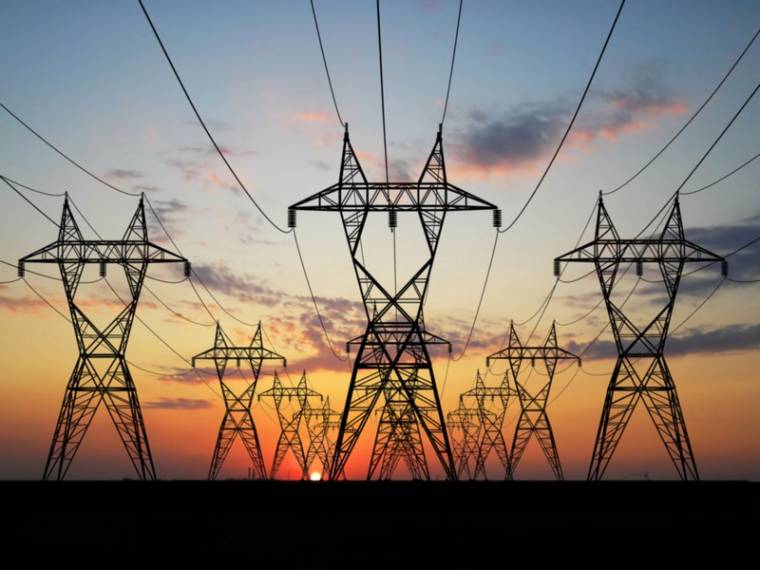 Csökkenti a kormány az oszlopadót