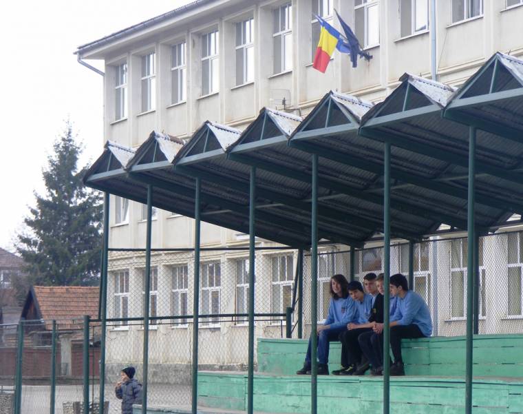 Újabb botrány Kovásznán, most az egyenruha miatt