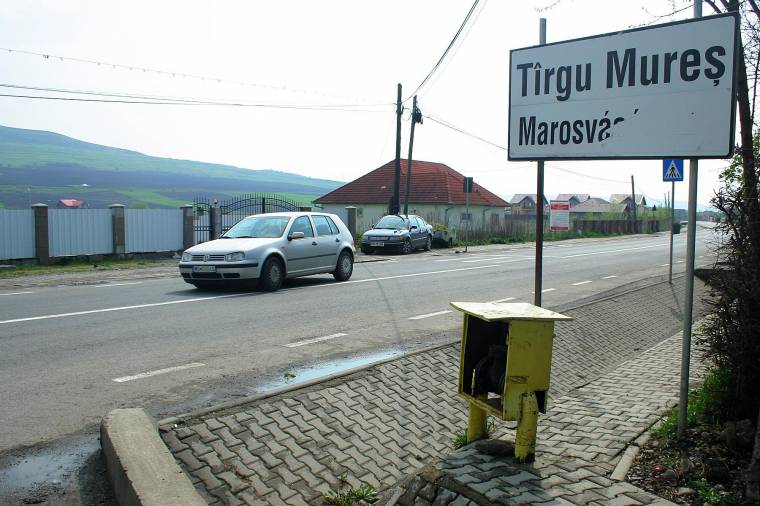 Rendszeresen megrongálják a vásárhelyi helységnévtáblát