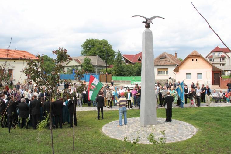 Törvényszék: elénekelhető a magyar himnusz
