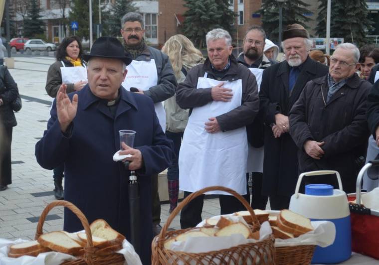 Böjti szeretetmorzsa Csíkszeredában