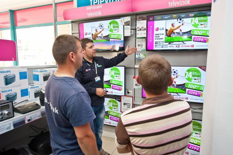 Nem űztek sportot a tévévásárlásból a futball-vb előtt