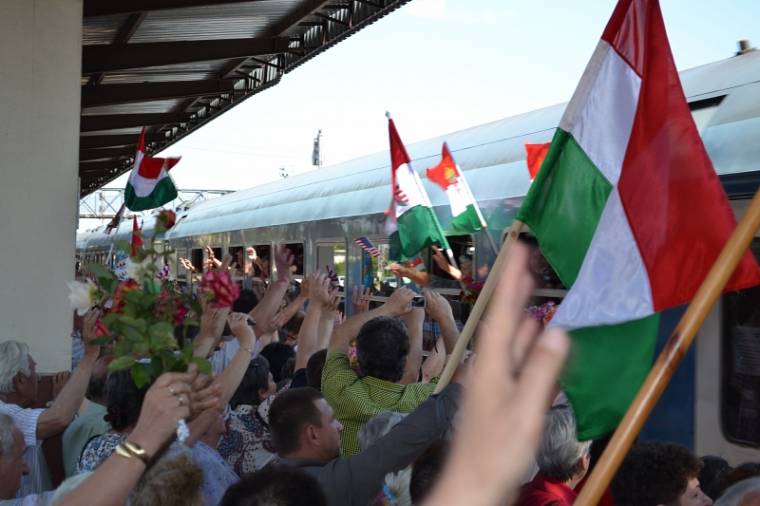 Örömmel fogadták Partiumban és Erdélyben a zarándokvonatokat