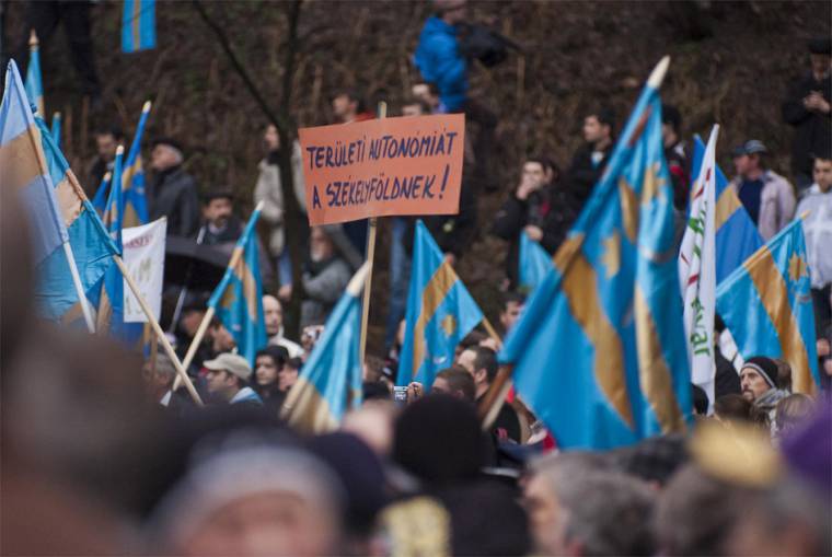 Mindkét magyar jelöltnél kampánytéma az autonómia