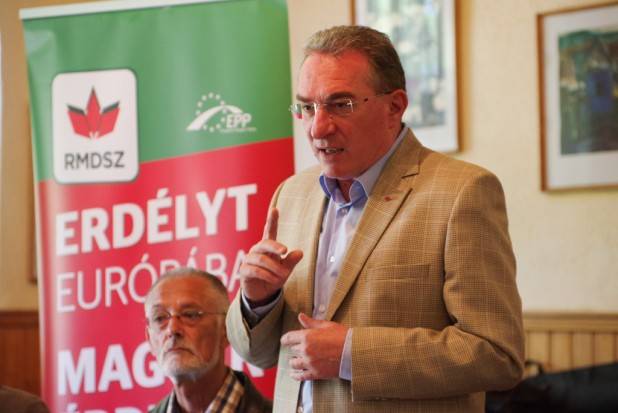 Winkler a menekültek befogadásáról és a schengeni tagságról