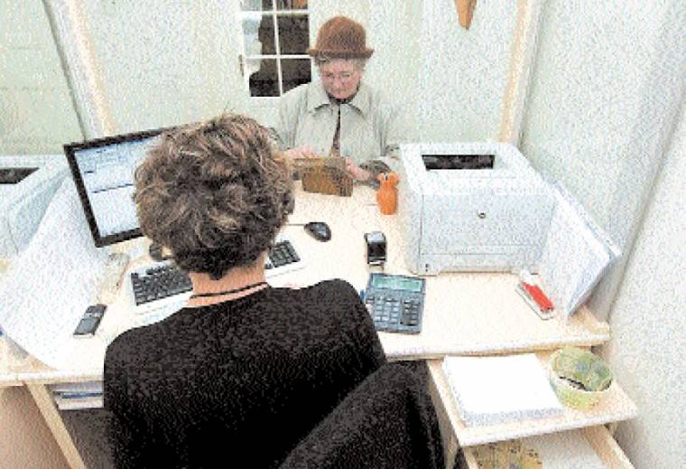 Szinten tartják az illetékeket