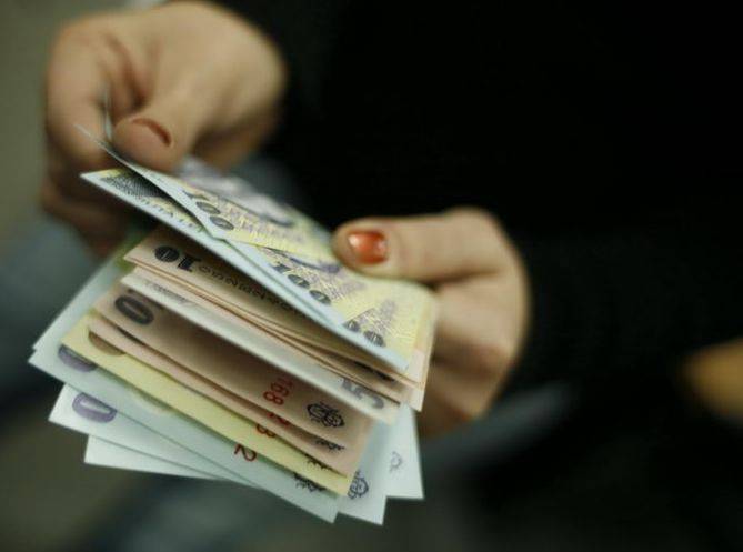 Csökkent az átlagbér