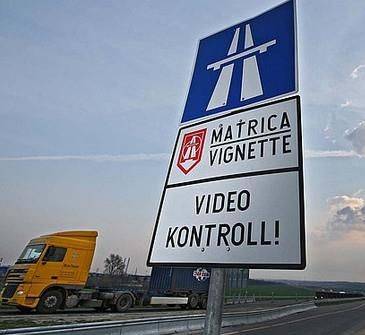 Magyarország: marad az e-útdíj