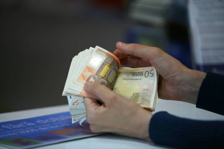 Vita az euró bevezetéséről