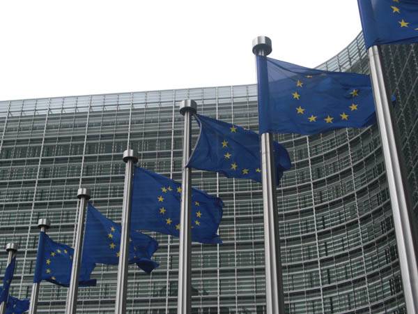 Brüsszellel is egyeztet még a tervezett megszorításokról a román kormány