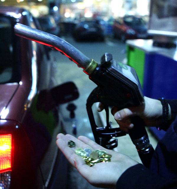 Napi egy liter üzemanyag az átlagfizetés 6 százalékát teszi ki Romániában