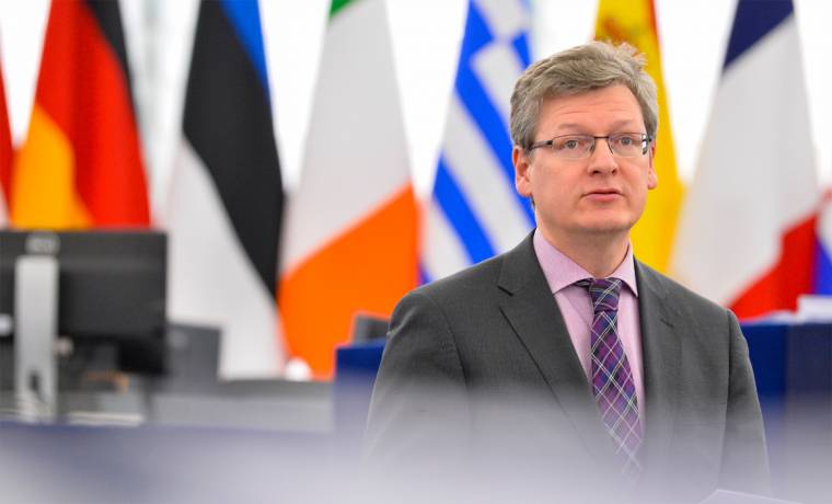 Uniós munkavállalás: Andor pereli Londont