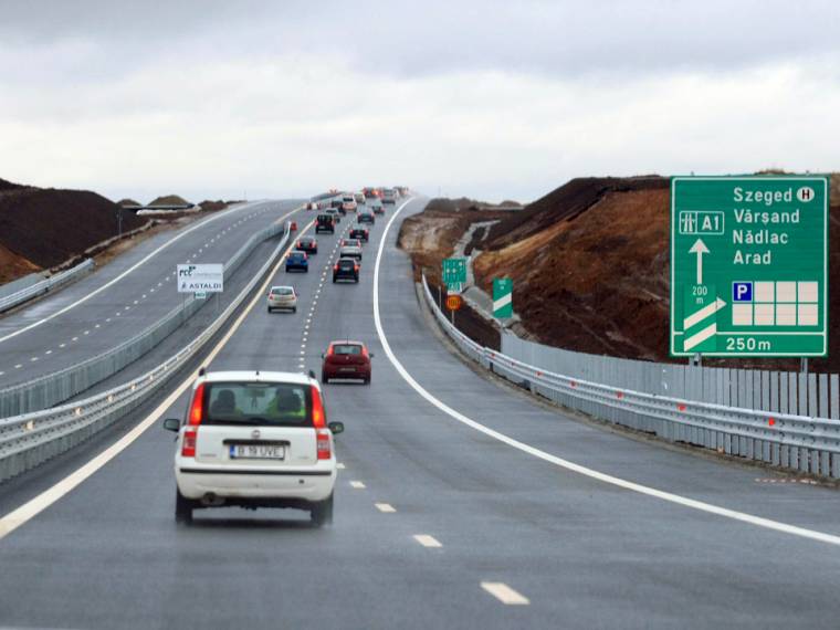 Nyolcvan–kilencven kilométer új autópályát ígérnek az év végére