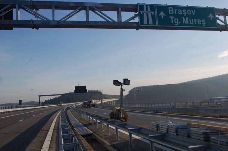 Borbély László újabb 60 kilométernyi sztrádát ígér