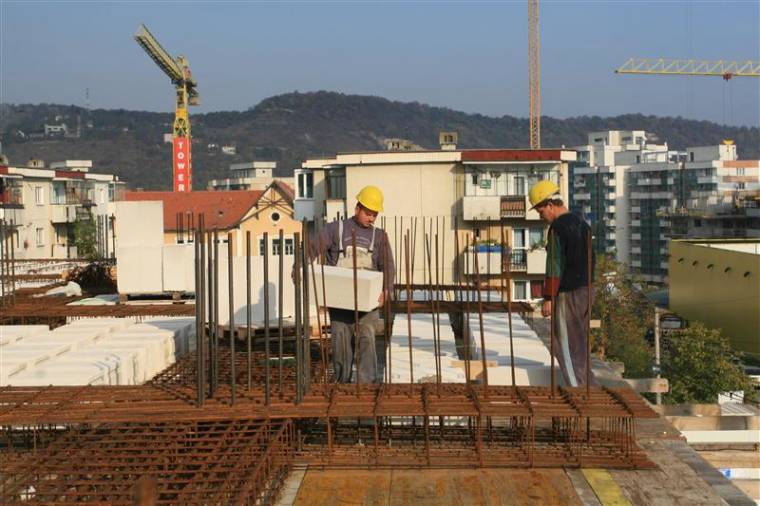 Előretör az építőipar és az IT-szektor