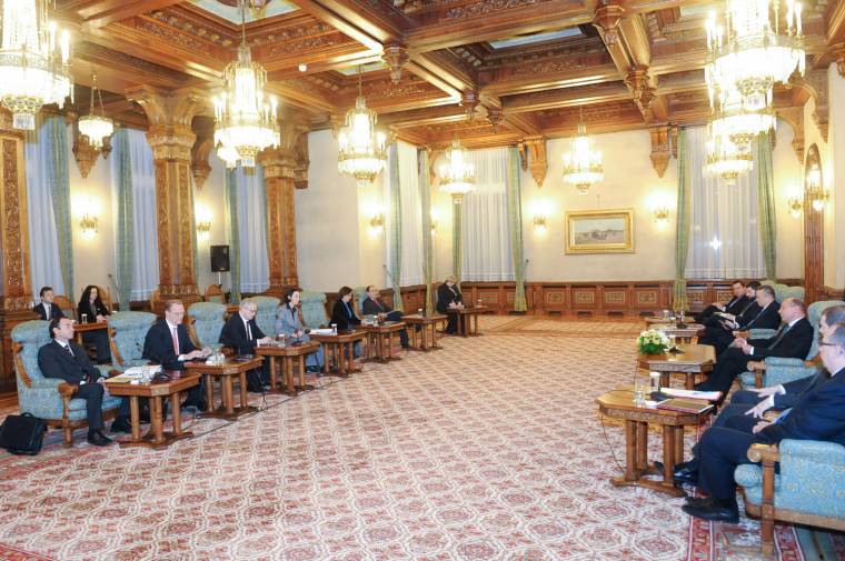 Közel egymillió bankhitelest támogatnának Pontáék