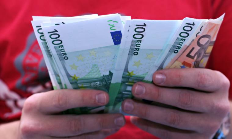 Készpénz kontra banki átutalás