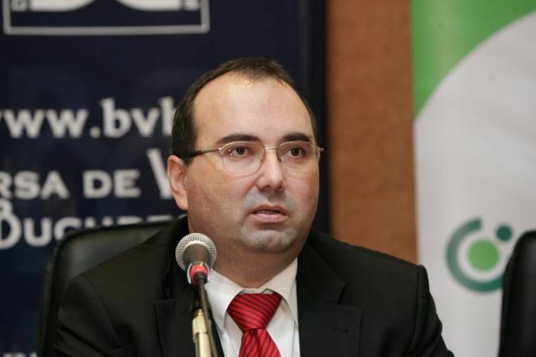 Kamatcsökkentést és hitelátváltást javasolnak