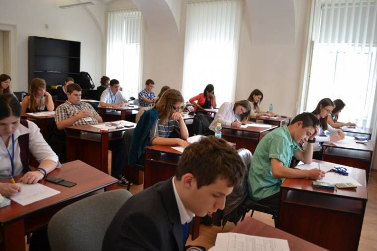 Pénzmágnes – Közgazdasági vetélkedő középiskolásoknak