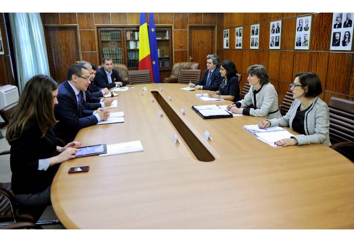 Bukarest egészségügyre, felzárkóztatásra fordítja a Világbank kölcsönét