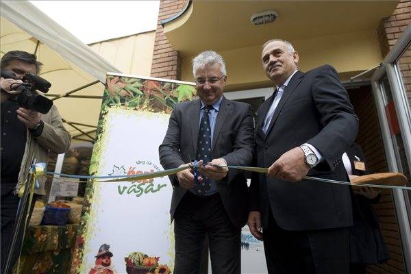 Áll már az őszi vásár Székelyudvarhelyen