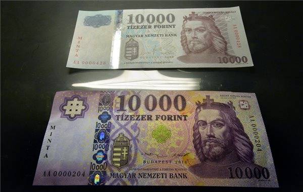 Történelmi mélypontra gyengült a forint az euróövezeti országok kedvezőtlen teljesítménye miatt