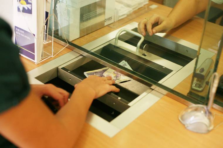 A fogyasztói hitelek magas kamataira panaszkodnak