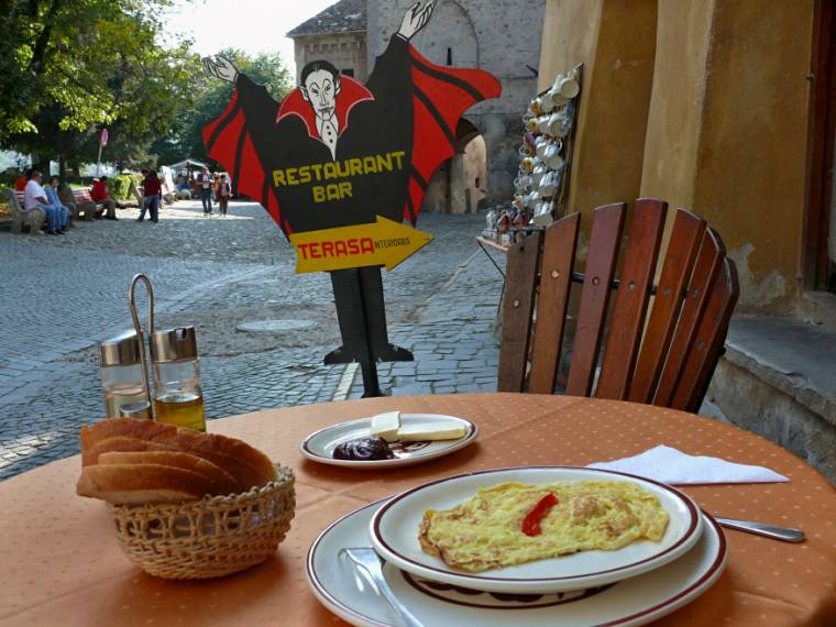 Drakula-körúttal és hírességekkel csalogatják a külföldi turistákat