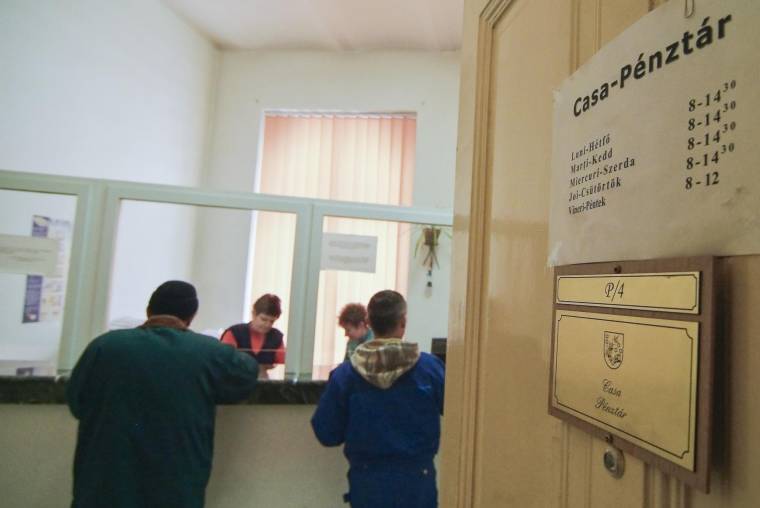 Több mint 1,5 millió személyt tartanak nyilván a költségvetésből fizetett tisztségekben