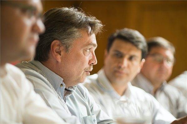 Nemzetpolitikáról egyeztettek az MSZP-nél