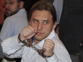 Tóásó Előd börtönben marad