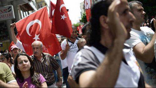 Rendőrségi oszlatás halálos áldozattal Törökországban