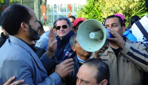 Tunézia: könnygázt vetettek be a parlamentnél tüntetők ellen