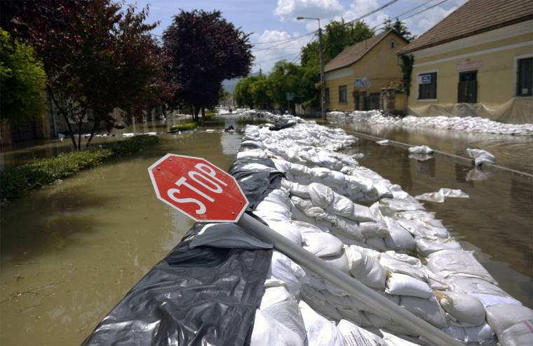 Küzdelem a dunai árhullámmal