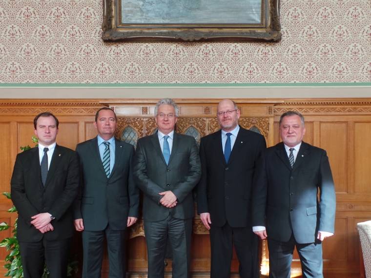 Budapest stratégiai partnere a demokrácia-központok hálózata