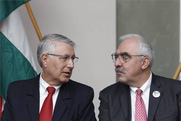 Budapest: visszalép Falus Ferenc, Bokros Lajos lesz a baloldal jelöltje