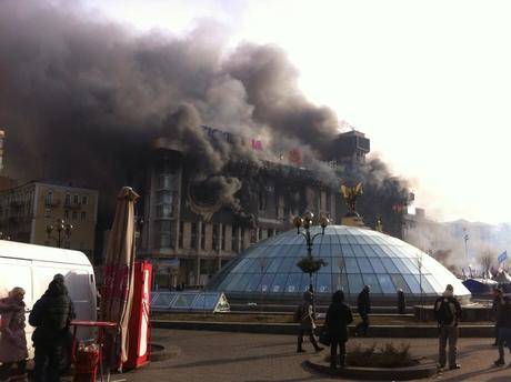 Legalább huszonöten meghaltak a kijevi zavargásokban