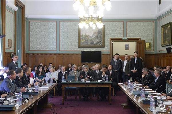 Kövér: korszakhatárhoz érkeztünk a nemzetpolitika területén