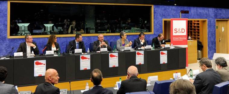 Ismét vegzálják Magyarországot