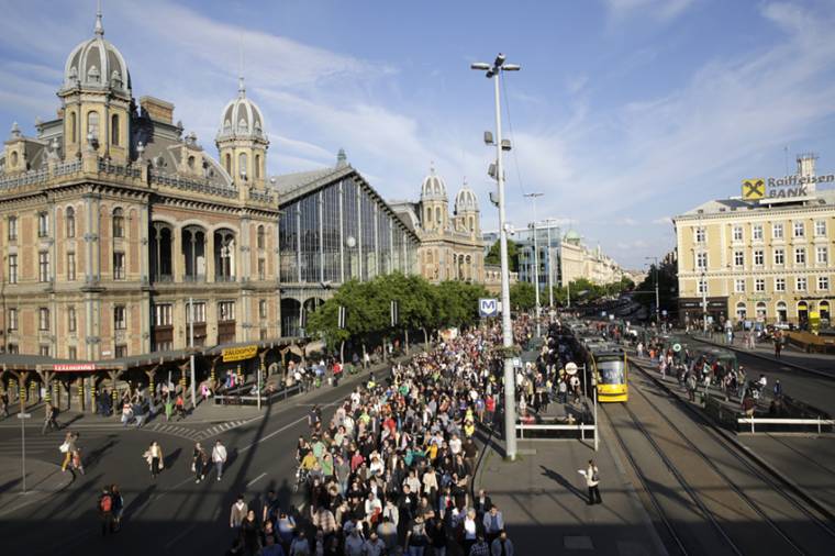 Az Origo főszerkesztőjének leváltása miatt tüntettek