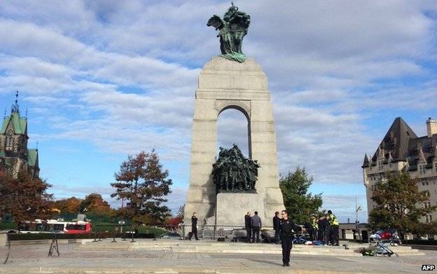 Támadás érte a kanadai parlamentet