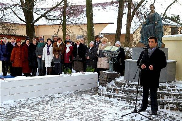 Kijev hadat üzen a kettős állampolgárságnak