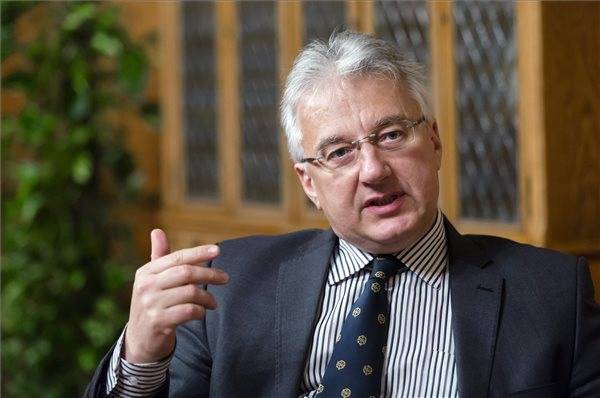 Semjén: teljesíthető cél az egymillió új magyar állampolgár