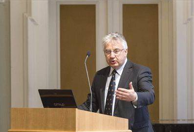 Semjén: nemzetmegtartó ereje van a magyar nyelvnek