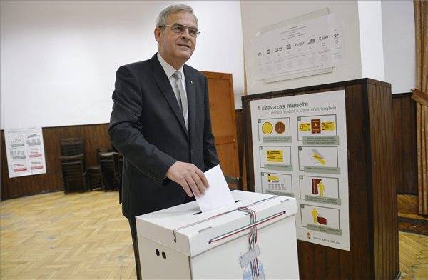 Tőkés: Európában is rendszerváltozás kell