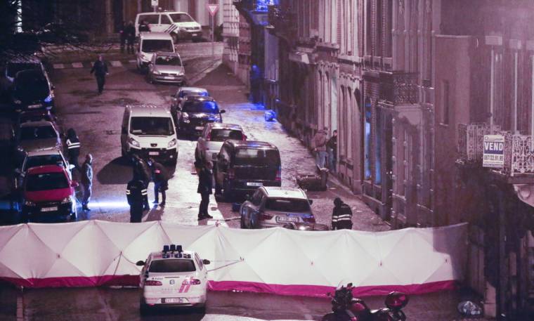 Terroristákra vadásztak Belgiumban