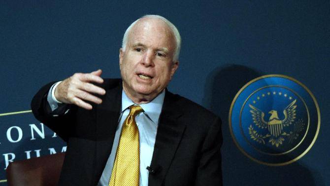 John McCain republikánus szenátor 