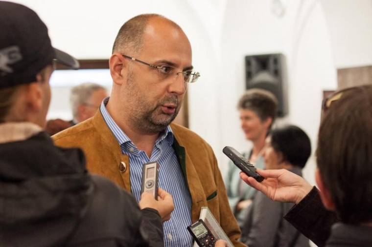 Kiútkeresés a diktatúrában